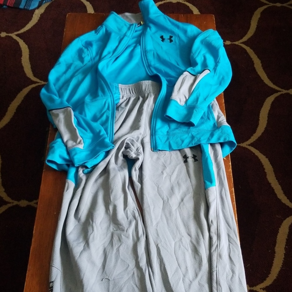 Boys youth large Under Armour outfit